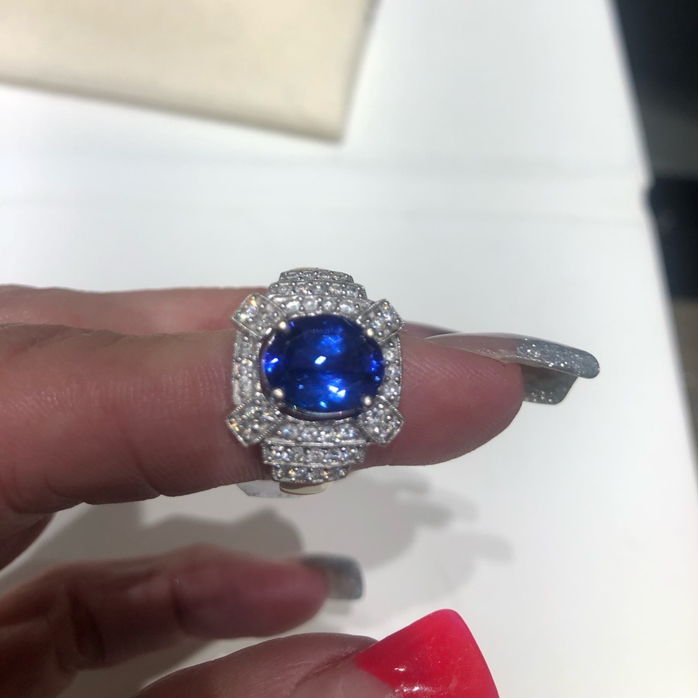 Tanzanite and Diamond Ring